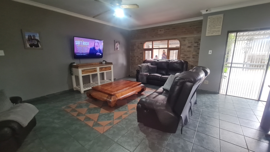 4 Bedroom Property for Sale in Kenleaf Gauteng
