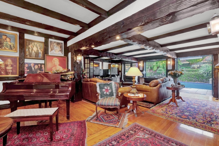 8 Bedroom Property for Sale in Westcliff Gauteng