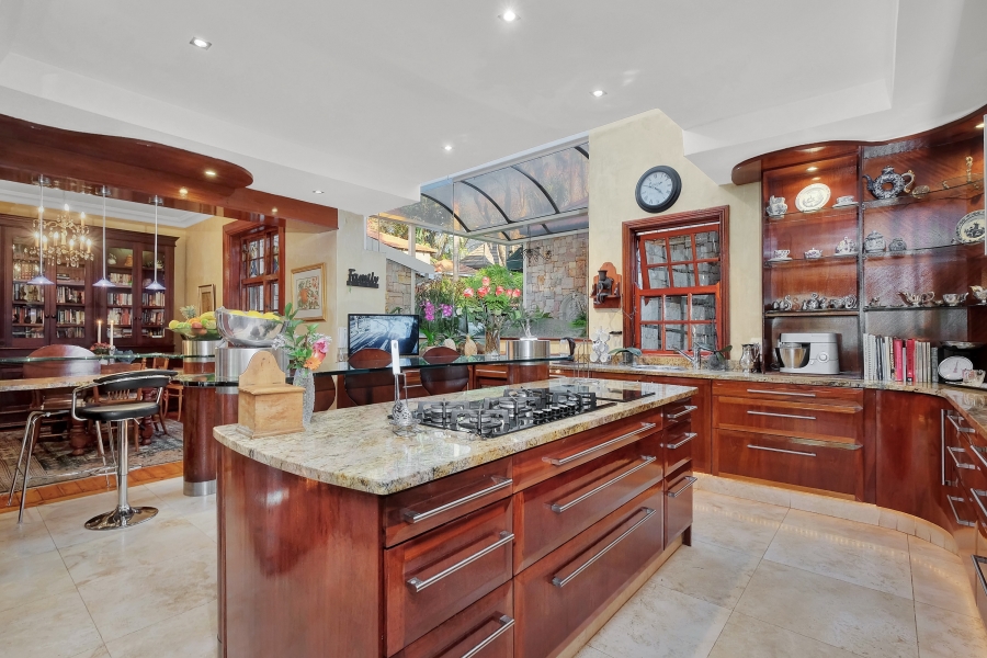 8 Bedroom Property for Sale in Westcliff Gauteng