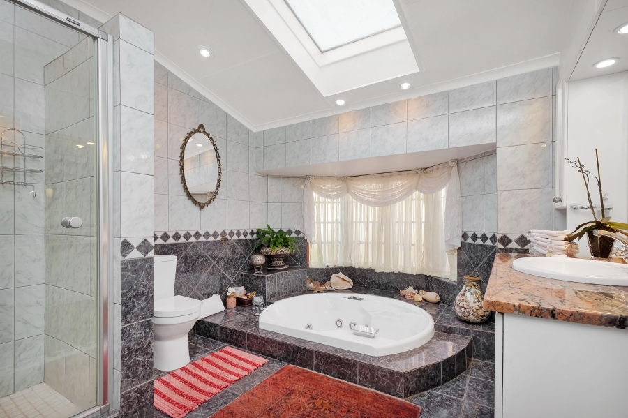 8 Bedroom Property for Sale in Westcliff Gauteng