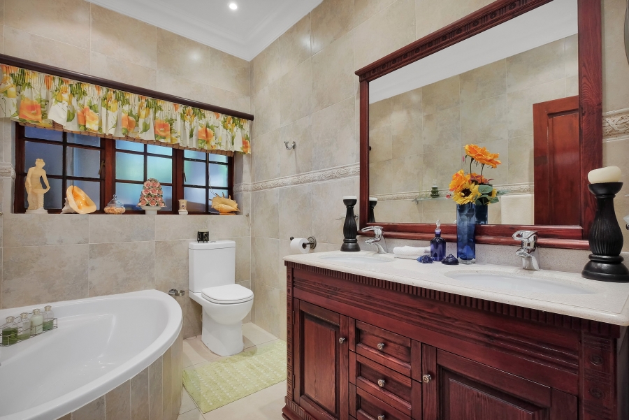 8 Bedroom Property for Sale in Westcliff Gauteng