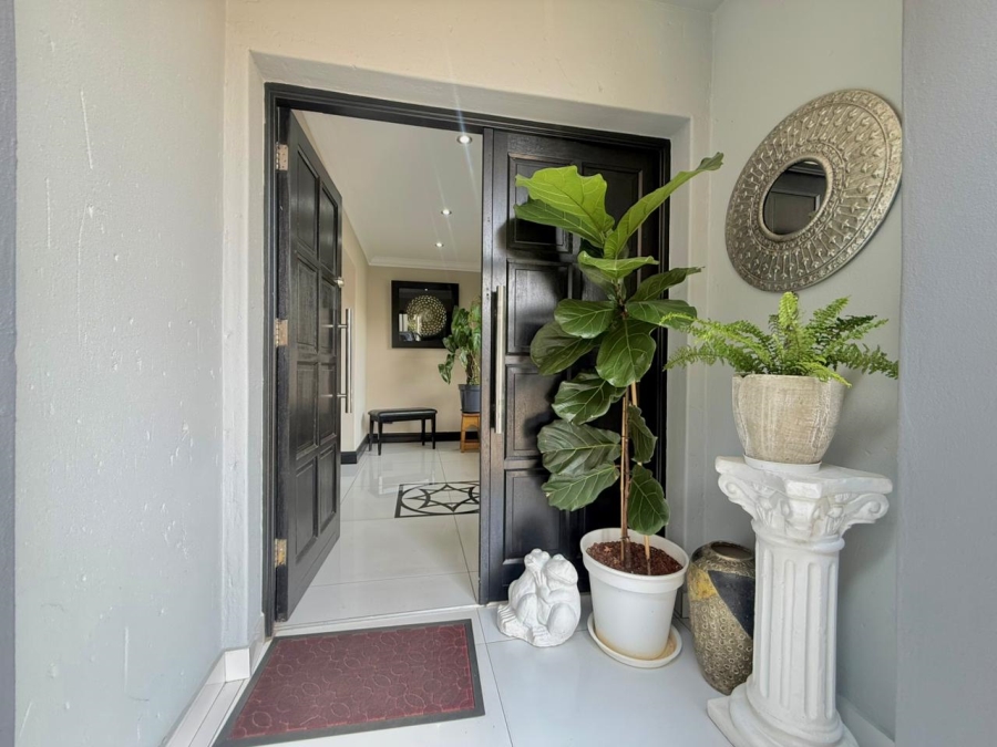 4 Bedroom Property for Sale in Amberfield Gauteng