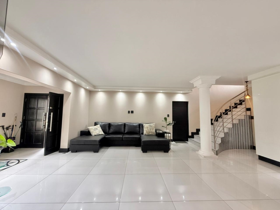 4 Bedroom Property for Sale in Amberfield Gauteng