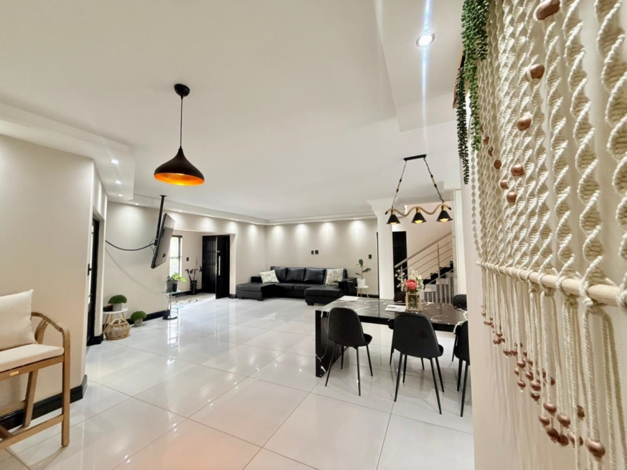 4 Bedroom Property for Sale in Amberfield Gauteng