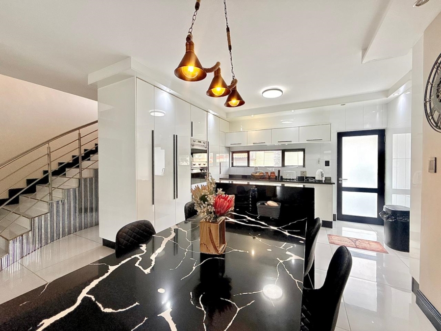 4 Bedroom Property for Sale in Amberfield Gauteng