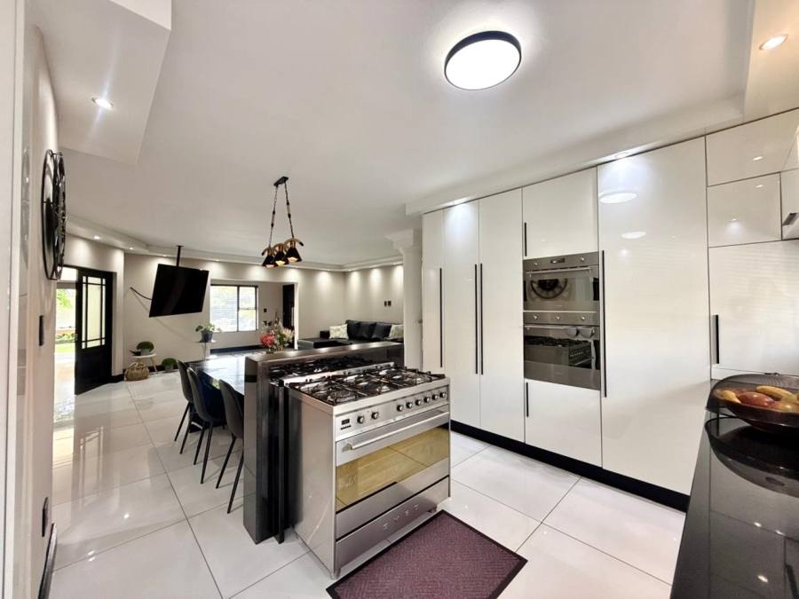 4 Bedroom Property for Sale in Amberfield Gauteng