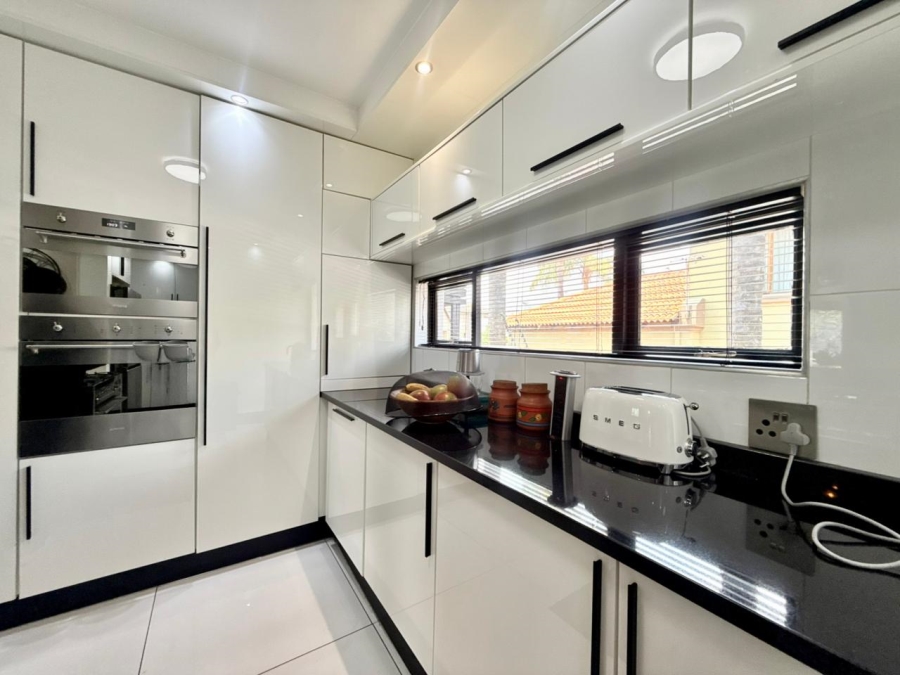 4 Bedroom Property for Sale in Amberfield Gauteng