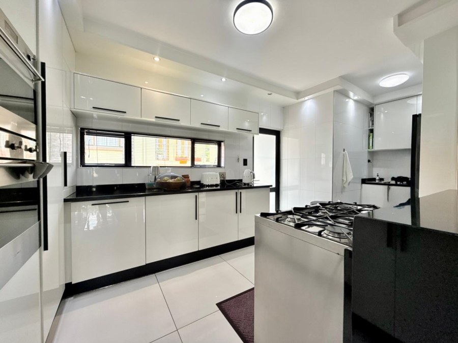 4 Bedroom Property for Sale in Amberfield Gauteng