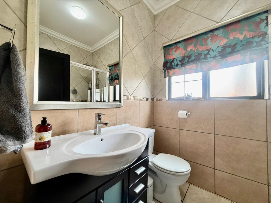 4 Bedroom Property for Sale in Amberfield Gauteng