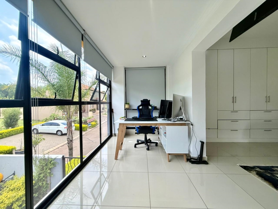 4 Bedroom Property for Sale in Amberfield Gauteng