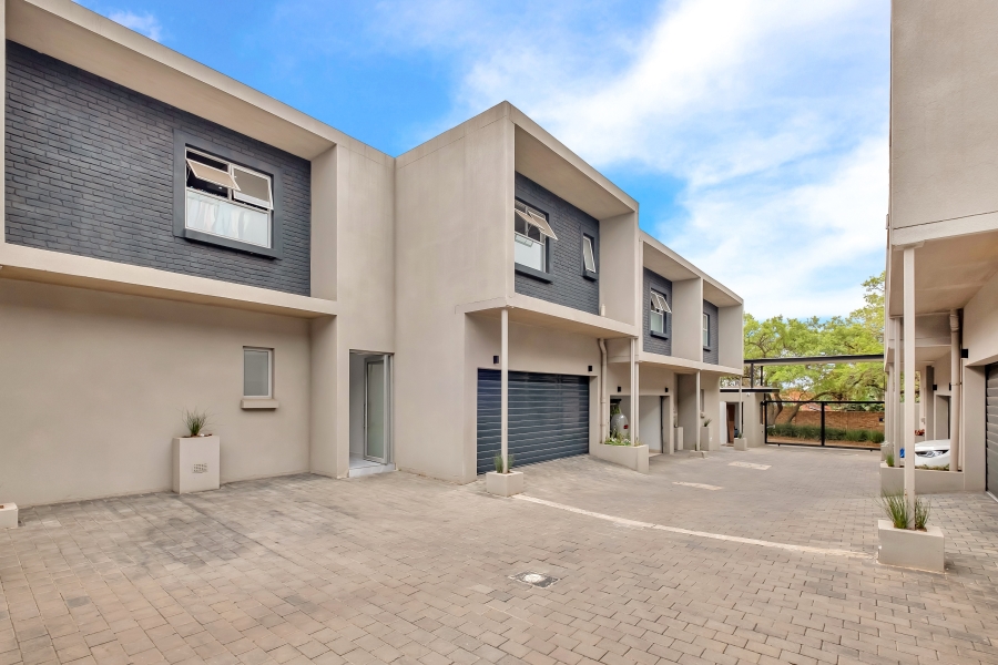 4 Bedroom Property for Sale in Morningside Manor Gauteng