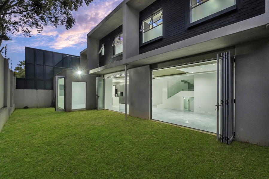 4 Bedroom Property for Sale in Morningside Manor Gauteng