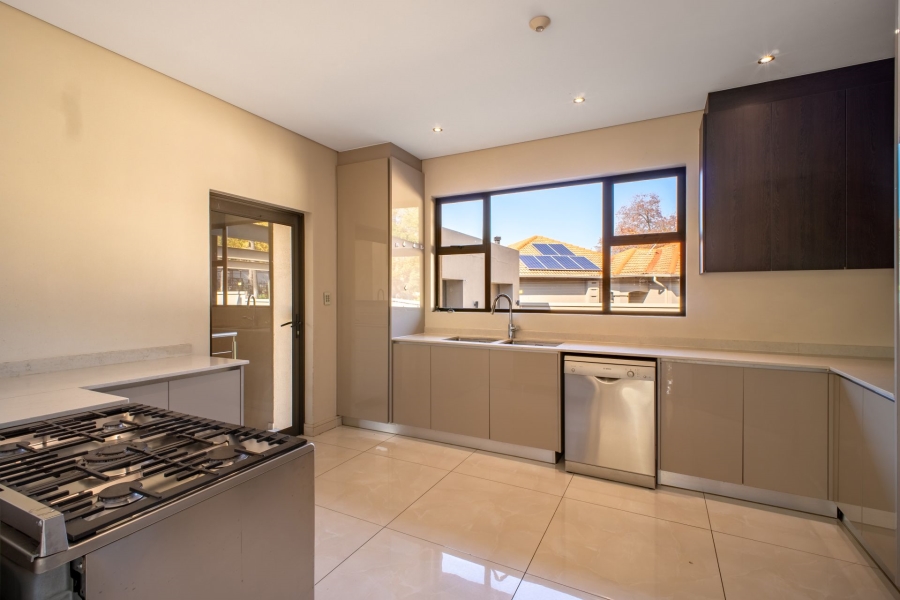 5 Bedroom Property for Sale in Bryanston East Gauteng