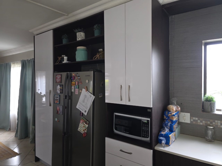 4 Bedroom Property for Sale in Zambezi Country Estate Gauteng