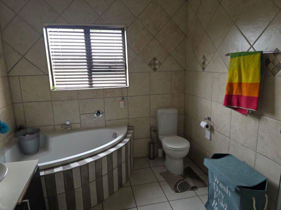 4 Bedroom Property for Sale in Zambezi Country Estate Gauteng