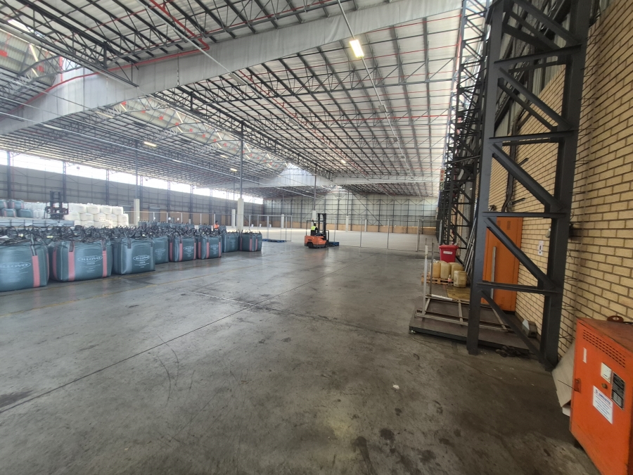 To Let commercial Property for Rent in Gosforth Park Gauteng