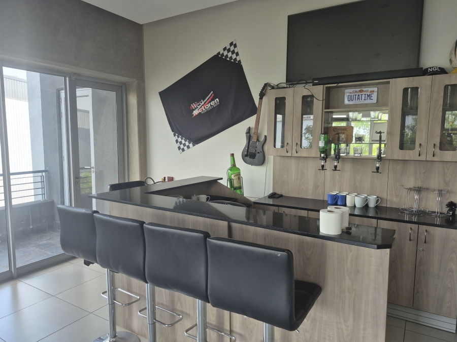 To Let commercial Property for Rent in Gosforth Park Gauteng
