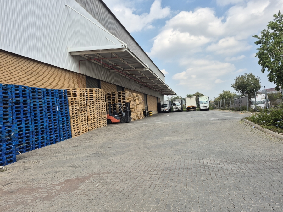 To Let commercial Property for Rent in Gosforth Park Gauteng