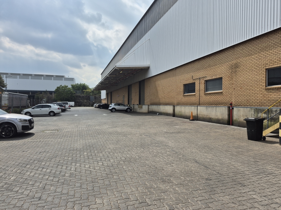 To Let commercial Property for Rent in Gosforth Park Gauteng