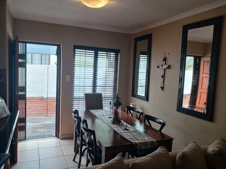 2 Bedroom Property for Sale in Johannesburg North Gauteng