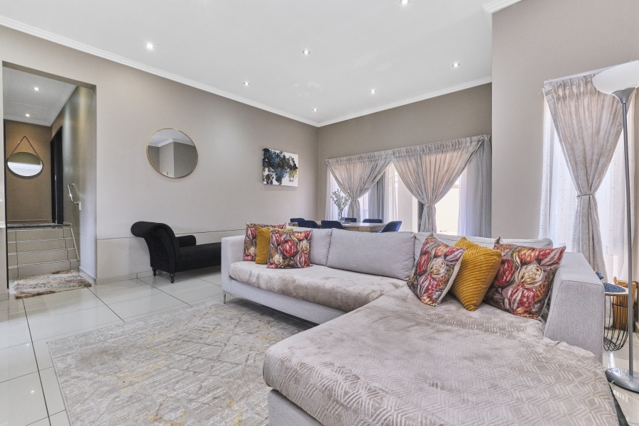 To Let 3 Bedroom Property for Rent in Barbeque Downs Gauteng