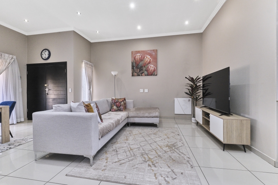 To Let 3 Bedroom Property for Rent in Barbeque Downs Gauteng