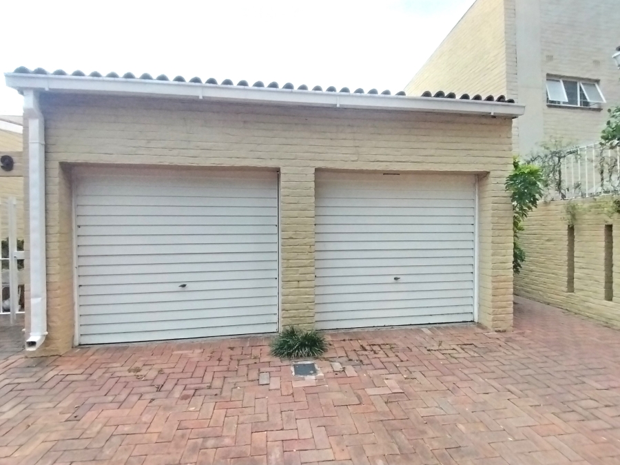 To Let 2 Bedroom Property for Rent in River Club Gauteng