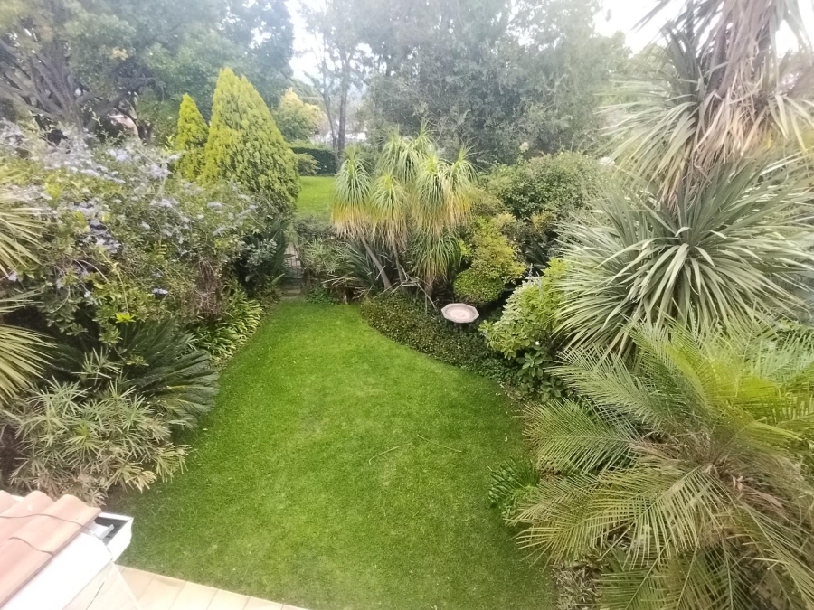 To Let 2 Bedroom Property for Rent in River Club Gauteng