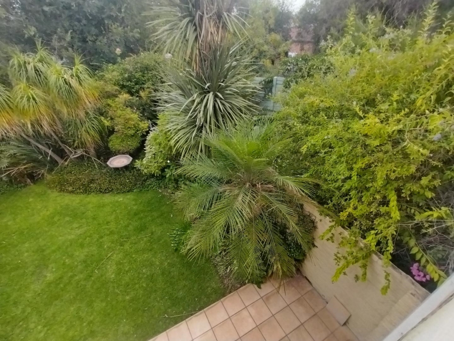 To Let 2 Bedroom Property for Rent in River Club Gauteng