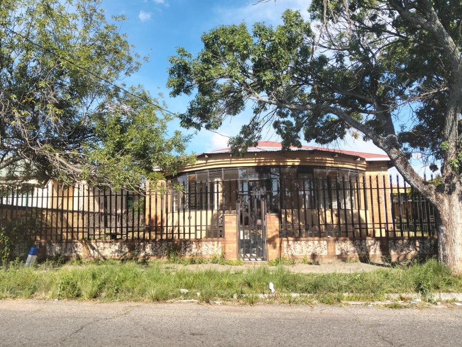 3 Bedroom Property for Sale in Townsview Gauteng