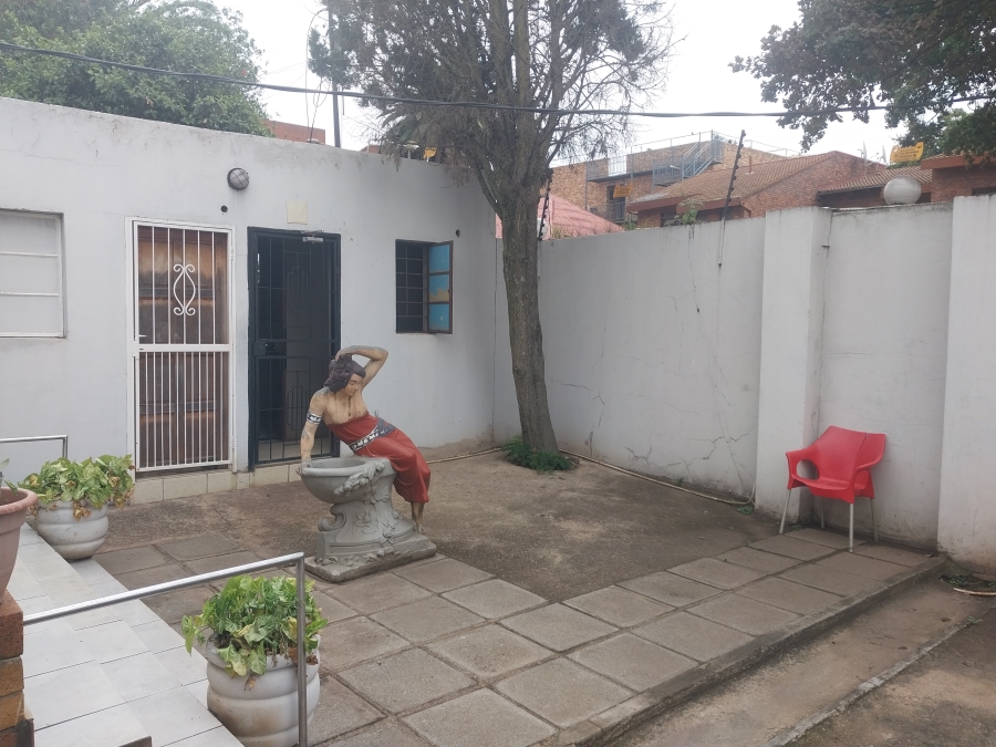 10 Bedroom Property for Sale in Bellevue East Gauteng