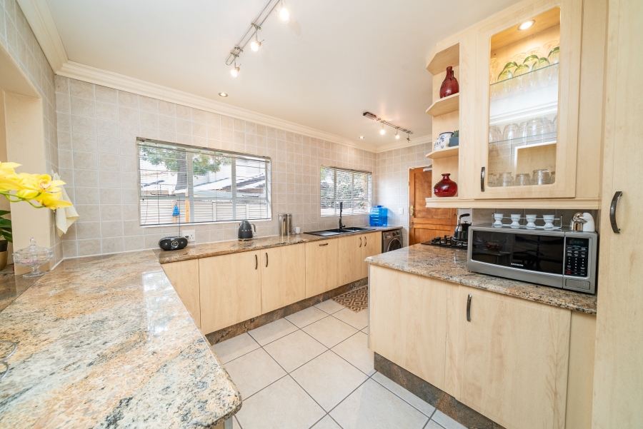 4 Bedroom Property for Sale in Bassonia Gauteng