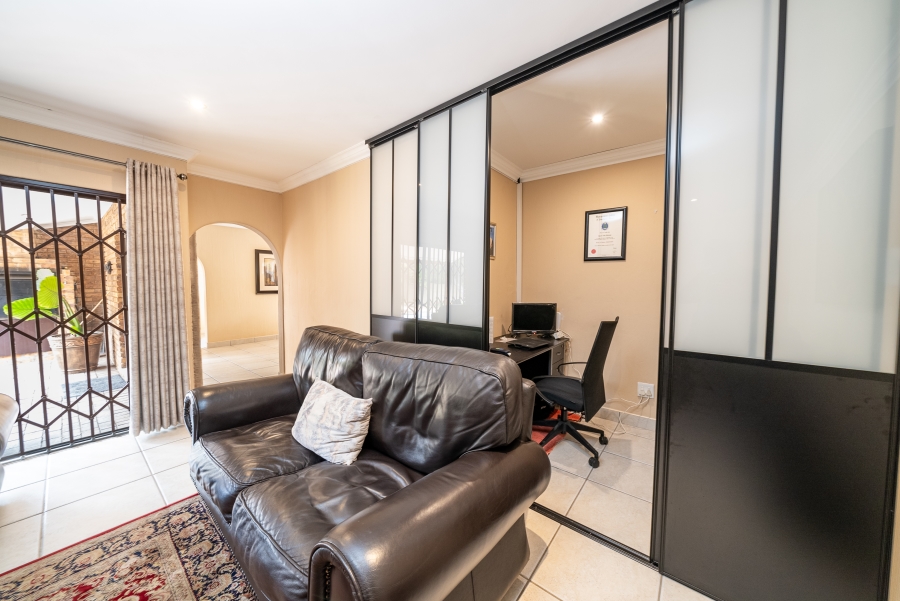 4 Bedroom Property for Sale in Bassonia Gauteng