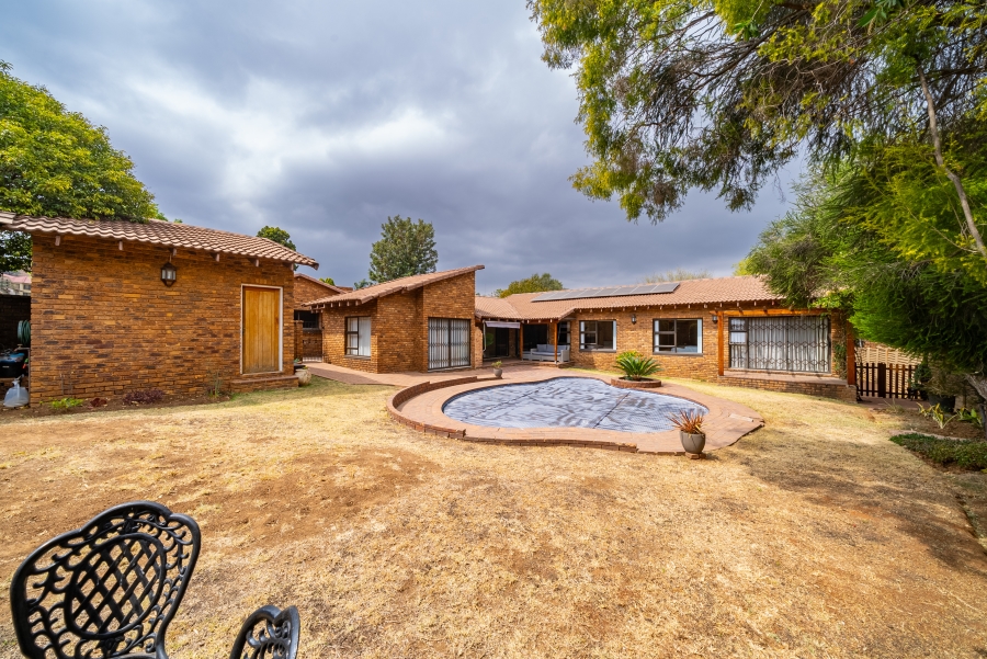 4 Bedroom Property for Sale in Bassonia Gauteng