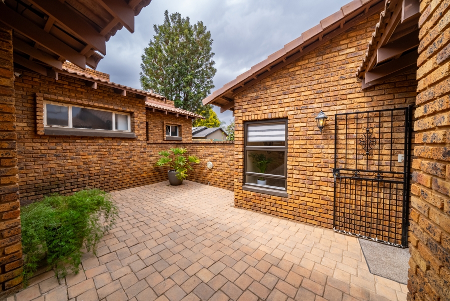 4 Bedroom Property for Sale in Bassonia Gauteng