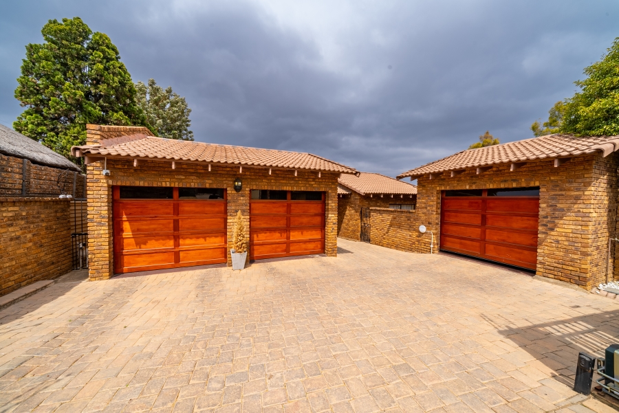 4 Bedroom Property for Sale in Bassonia Gauteng