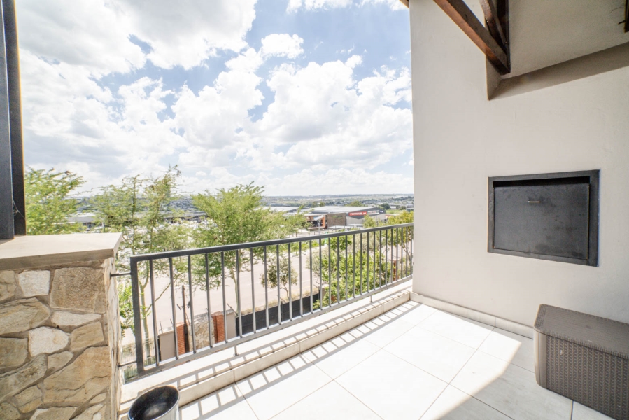 To Let 2 Bedroom Property for Rent in The Polofields Gauteng