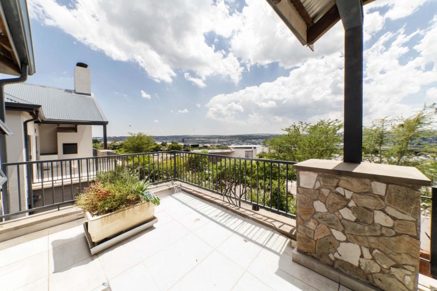 To Let 2 Bedroom Property for Rent in The Polofields Gauteng