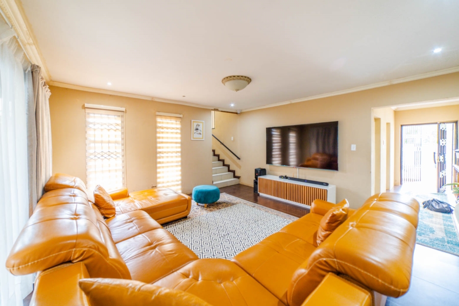 5 Bedroom Property for Sale in Noordwyk Gauteng