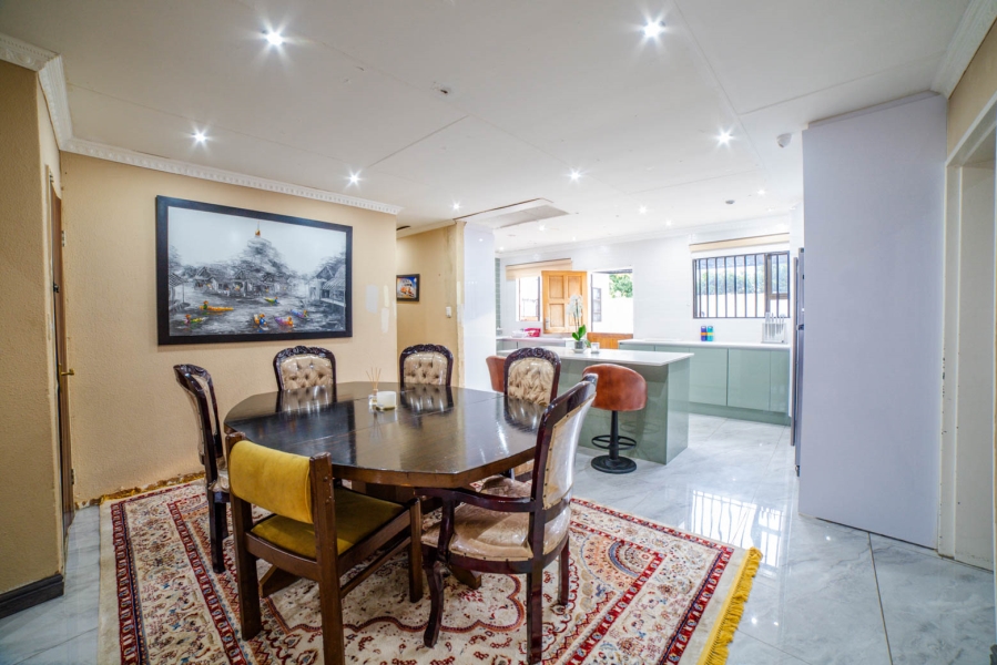 5 Bedroom Property for Sale in Noordwyk Gauteng