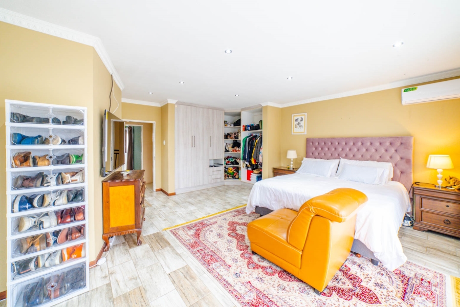 5 Bedroom Property for Sale in Noordwyk Gauteng