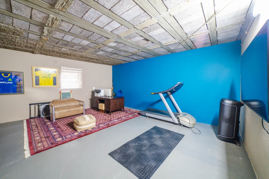 5 Bedroom Property for Sale in Noordwyk Gauteng