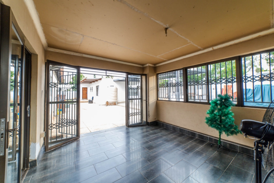 5 Bedroom Property for Sale in Noordwyk Gauteng