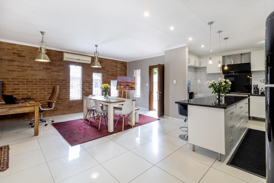 2 Bedroom Property for Sale in Faerie Glen Gauteng