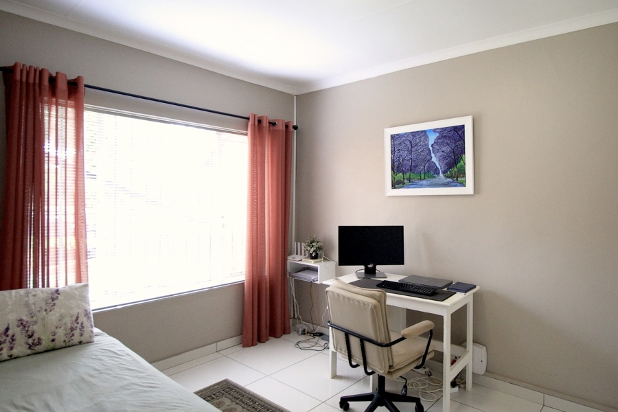 2 Bedroom Property for Sale in Faerie Glen Gauteng