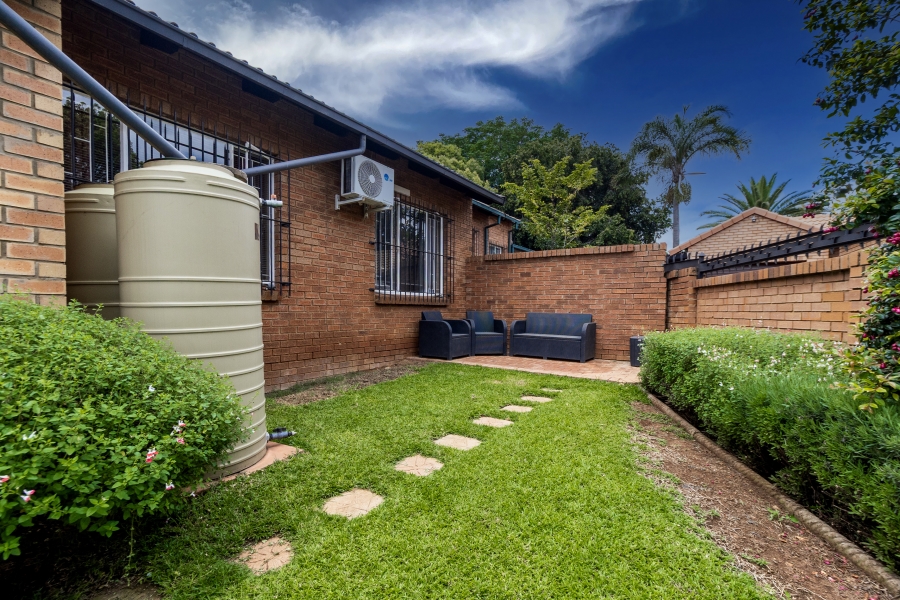 2 Bedroom Property for Sale in Faerie Glen Gauteng