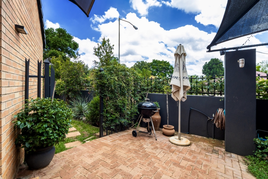 2 Bedroom Property for Sale in Faerie Glen Gauteng