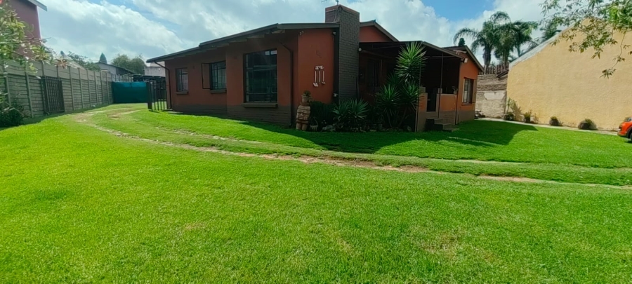 4 Bedroom Property for Sale in Mindalore Gauteng