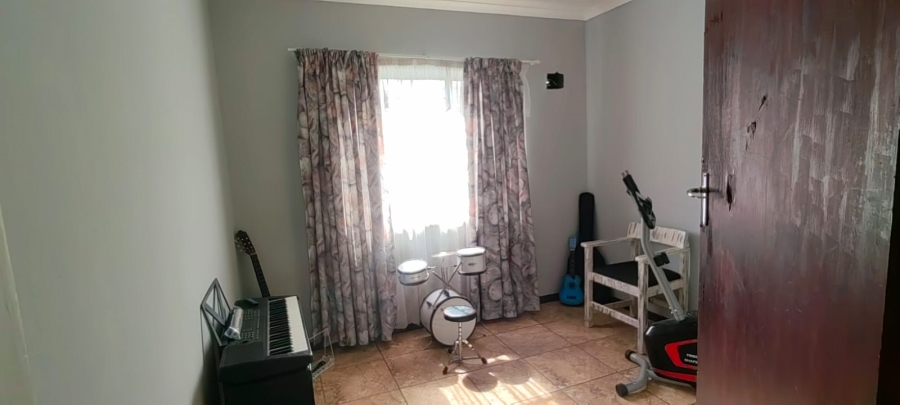 4 Bedroom Property for Sale in Mindalore Gauteng