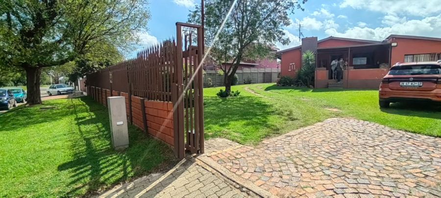 4 Bedroom Property for Sale in Mindalore Gauteng